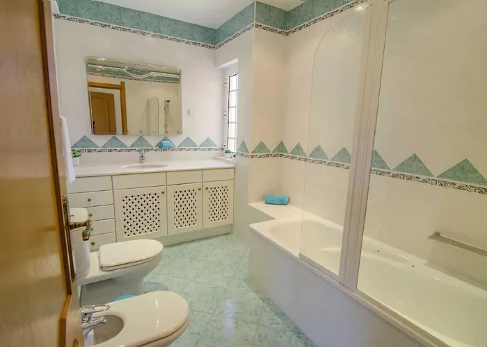 Lira Villa Almancil