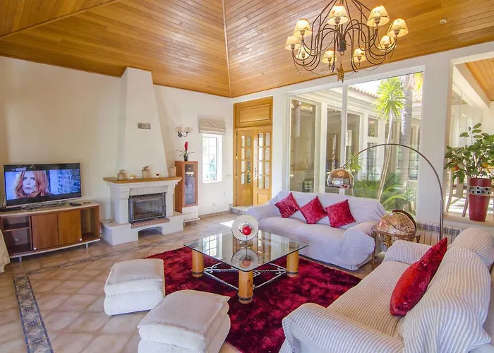 Lira Villa Almancil
