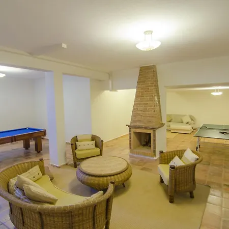 Lira Villa *