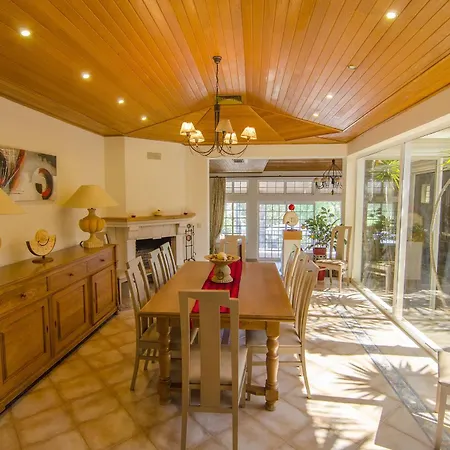Lira Villa *